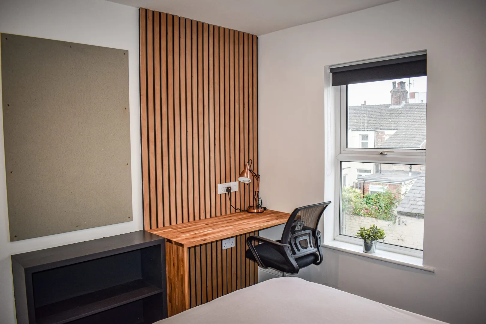 Stylish 2 Bed Terraced House // Sep 2026 - Image 9
